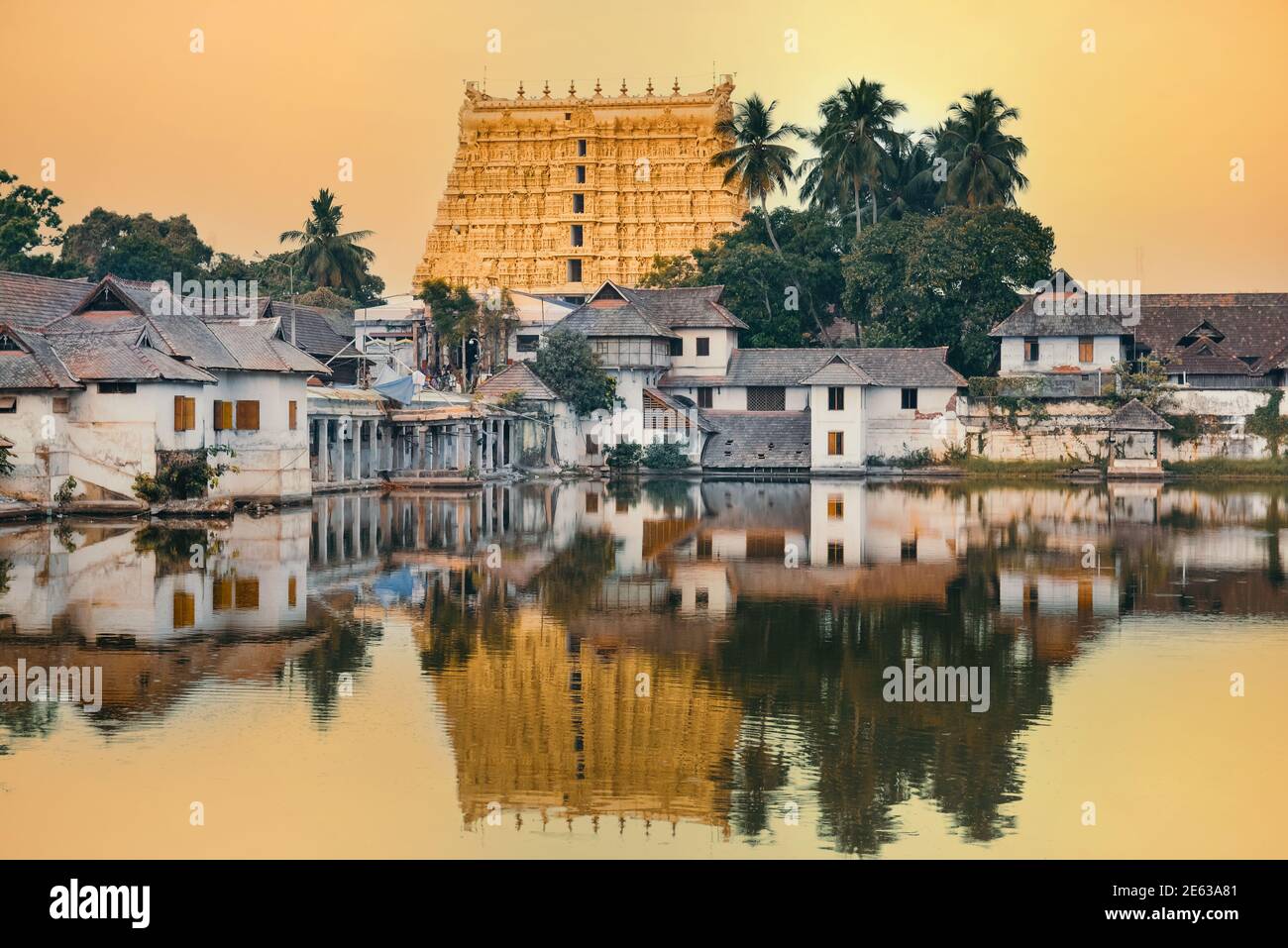 Gold temple trivandrum Fotos und Bildmaterial in hoher Auflösung Alamy