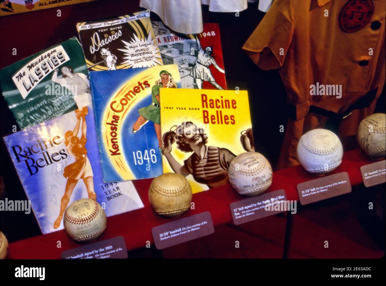 Ausstellung zum Gedenken an den Baseball der Frauen in den 1940er Jahren in der National Baseball Hall of Fame in Cooperstown, New York Stockfoto