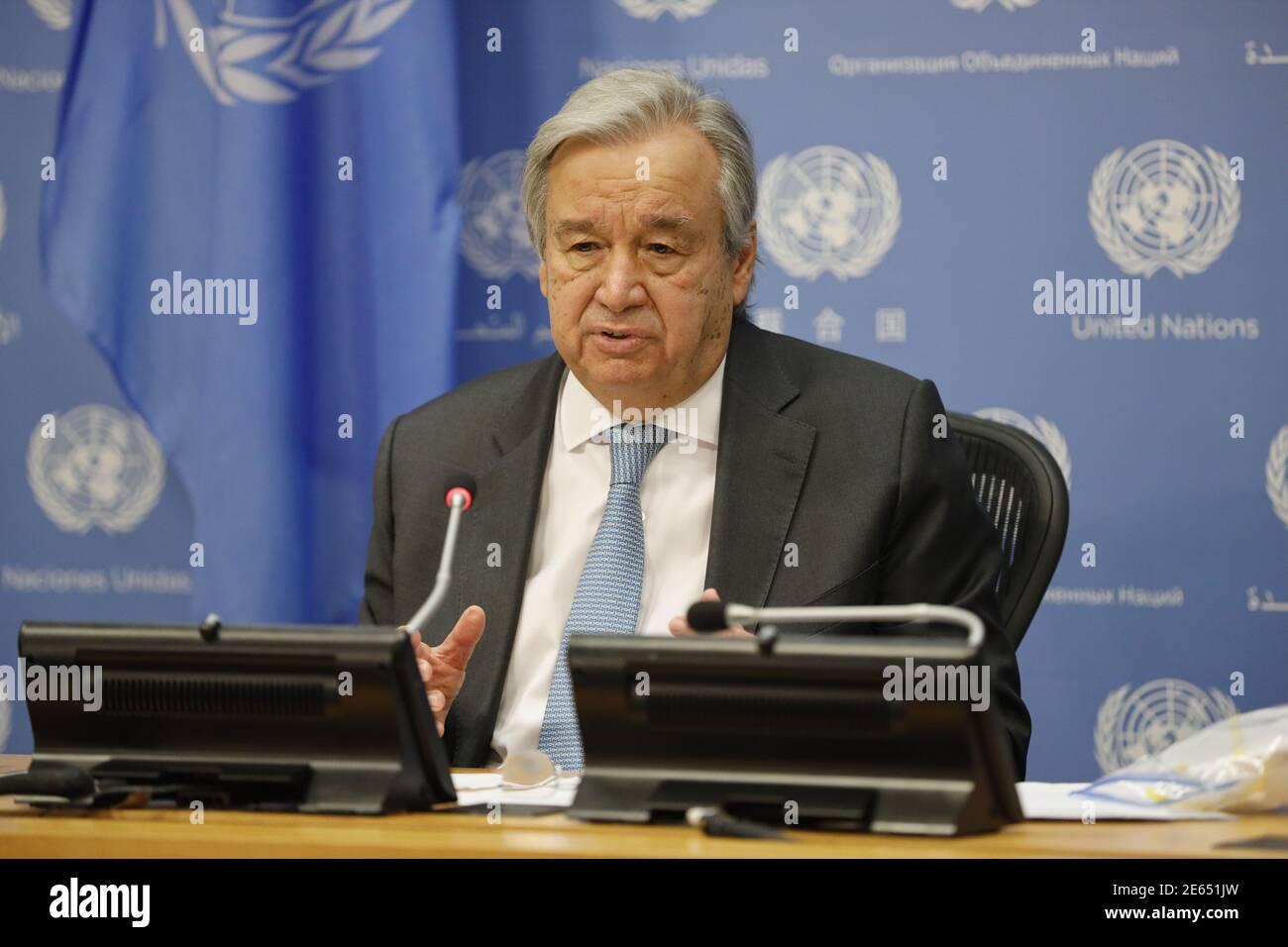 Vereinten Nationen. Januar 2021. UN-Generalsekretär Antonio Guterres spricht während einer Pressekonferenz am 28. Januar 2021 im UN-Hauptquartier in New York. Guterres forderte die Mitgliedstaaten am Donnerstag auf, die Impfsolidarität zu einer Priorität zu machen. Quelle: Xie E/Xinhua/Alamy Live News Stockfoto