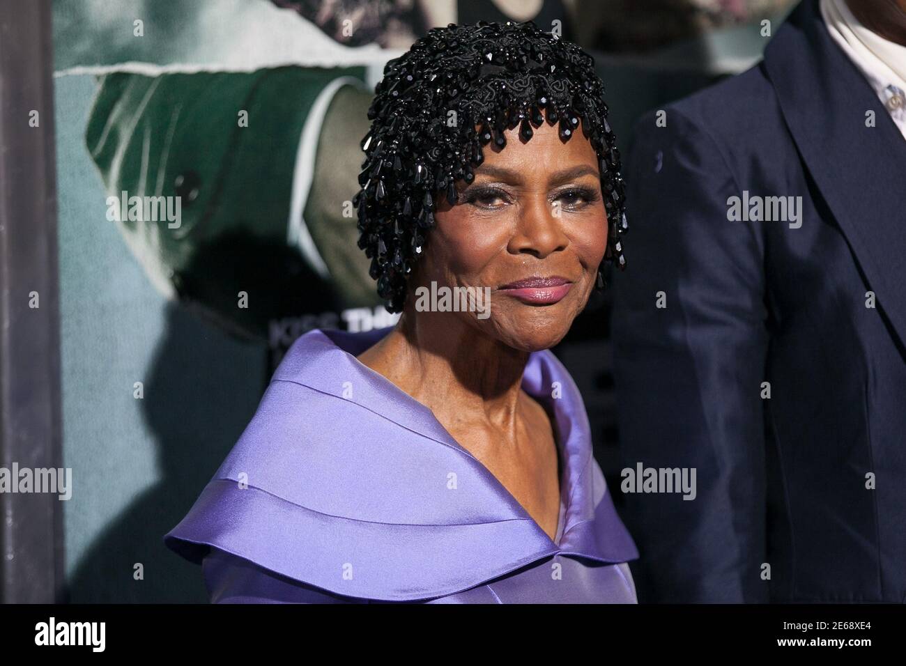 Cicely Tyson kommt bei der Premiere von 'Alex Cross' in Los Angeles an, die am 15. Oktober 2012 im ArcLight Cinemas Cinerama Dome in Hollywood, Kalifornien, stattfand. (Foto: Eden Ari / PRPP / PictureLux Stockfoto