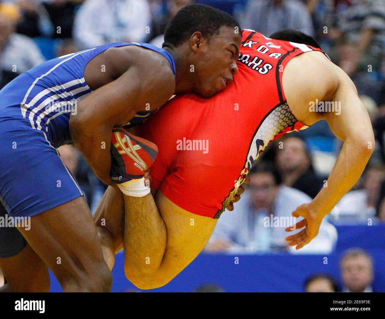 Frank Chamizo Marquez Kubas Herausforderungen Hyo Sub Kim Korea Rot Wahrend Ihre Manner 55 Kg Freistil Die Bronzemedaille Spiel Bei Den Wrestling Weltmeisterschaften In Moskau 10 September 2010 Reuters Grigori Dukor Russland Tags Sport