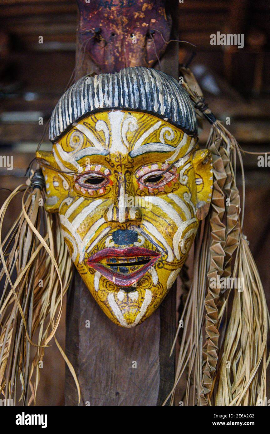 IBAN Maske im Sarawak Kulturdorf Stockfoto