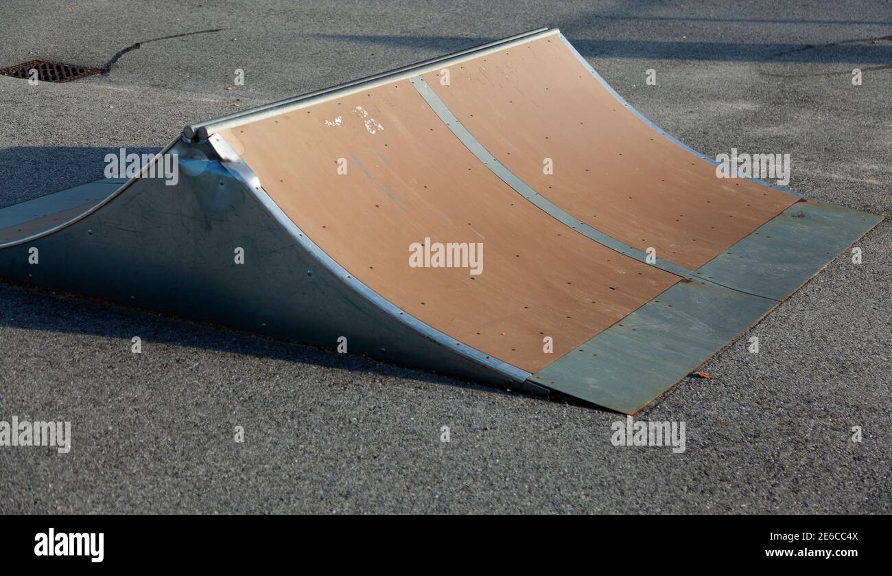 Ein Skateboard springen oder Hindernis Stockfoto