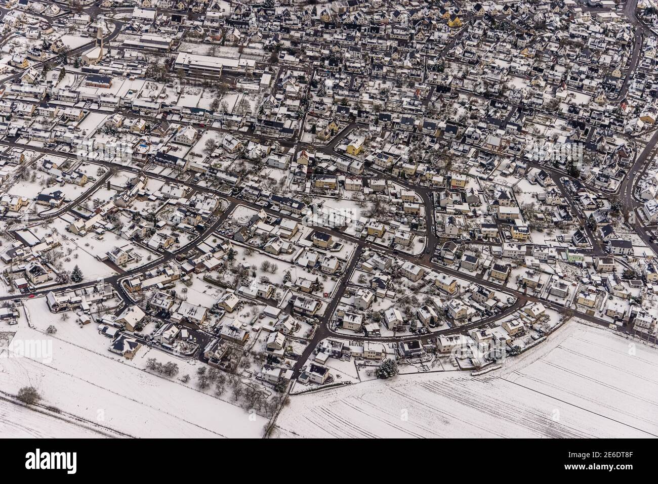Luftaufnahme von Meschede im Winter mit Schnee im Sauerland in Nordrhein-Westfalen, Deutschland, Meschede, Sauerland, Nordrhein-Westfalen, Stockfoto