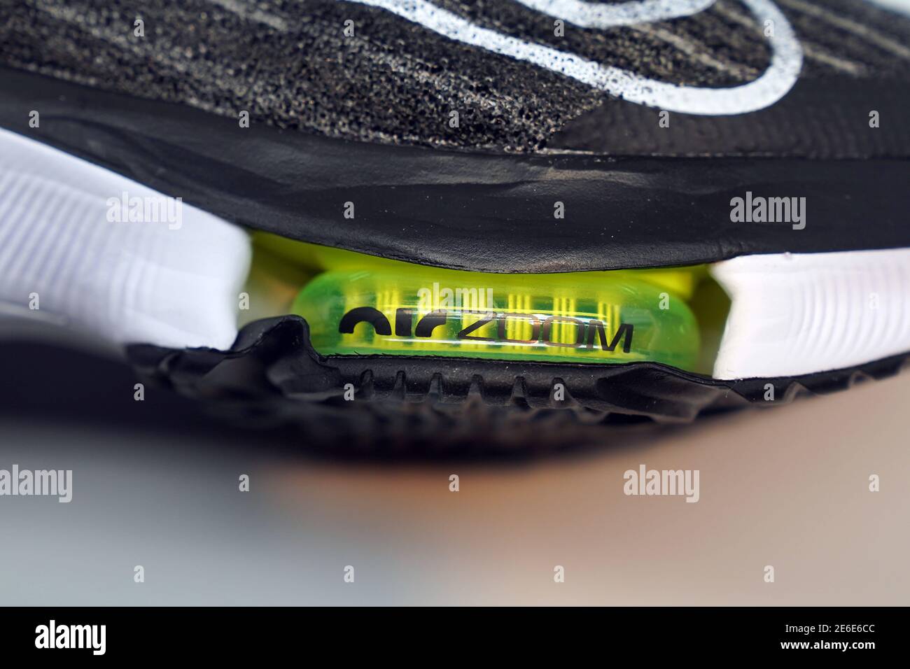 Detaillierte Ansicht der Nike Air Zoom Tempo NEXT% FlyEase Laufschuhe am Donnerstag, 28. Januar 2021. (Kirby Lee via AP) Stockfoto