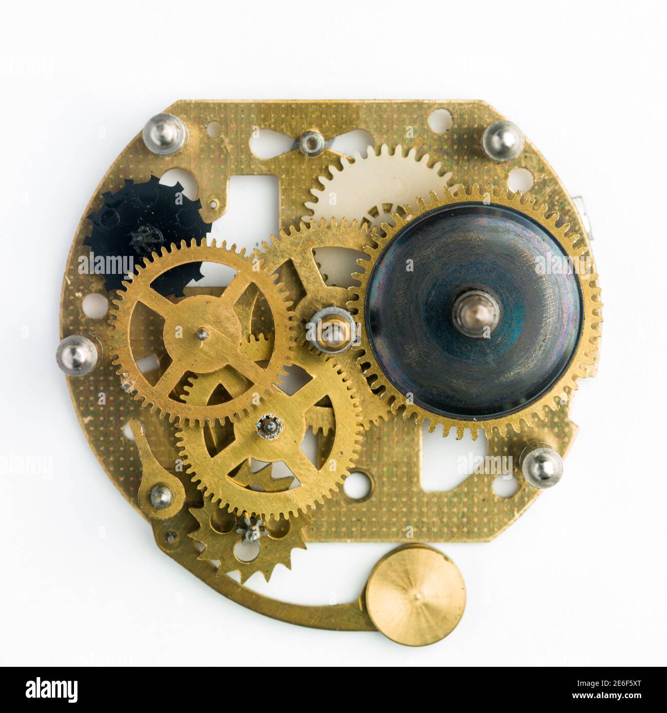 Nahaufnahme der Messingräder vom alten Mechanismus Stockfoto