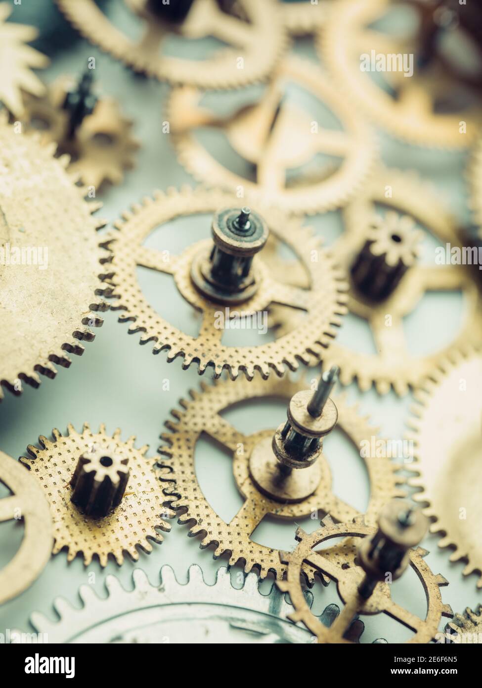 Zahnräder und Zahnräder aus Vintage-Mechanismus Nahaufnahme Stockfoto