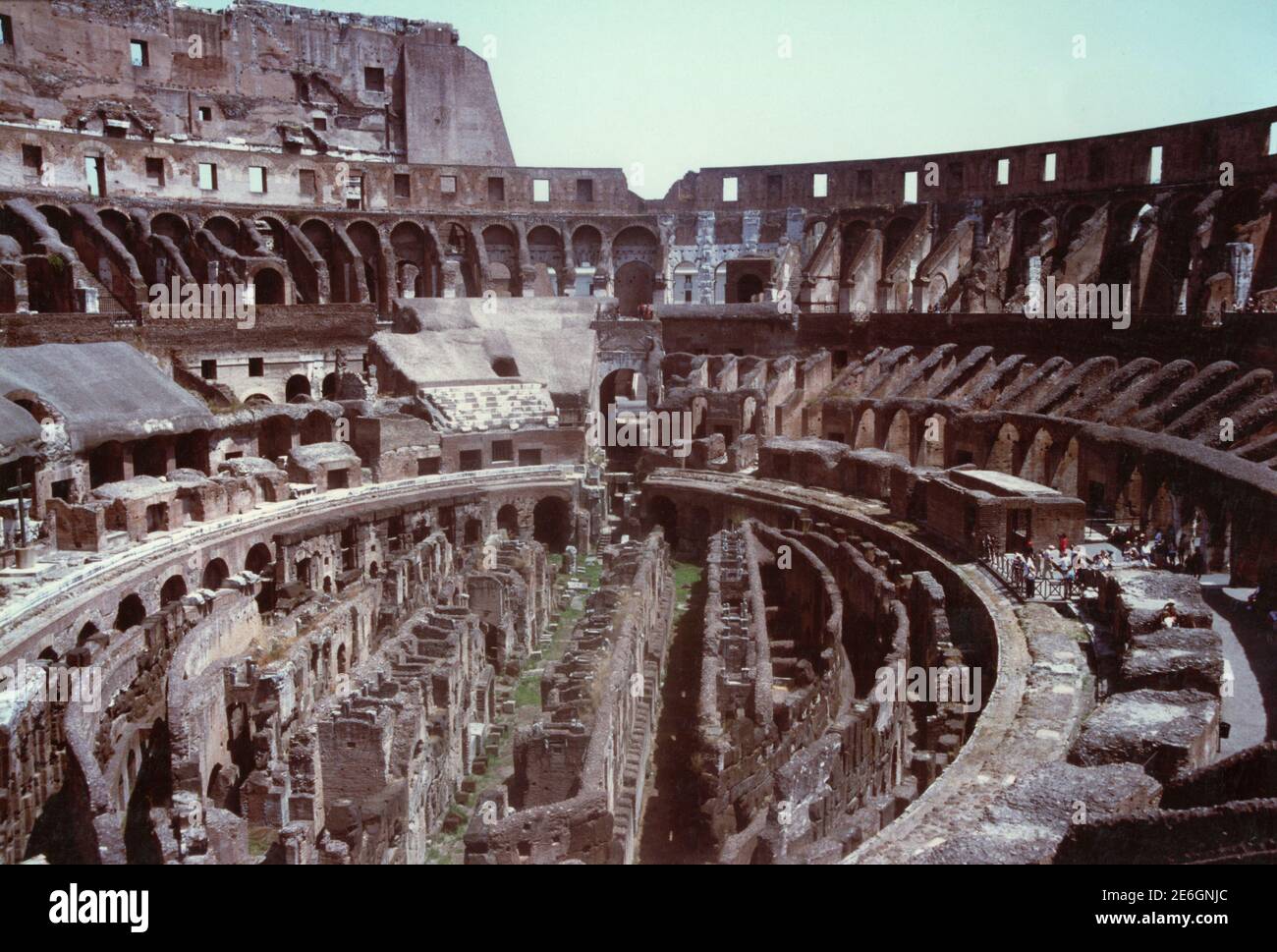 Blick auf das Innere des Kolosseums, Rom, Italien 1990s Stockfoto