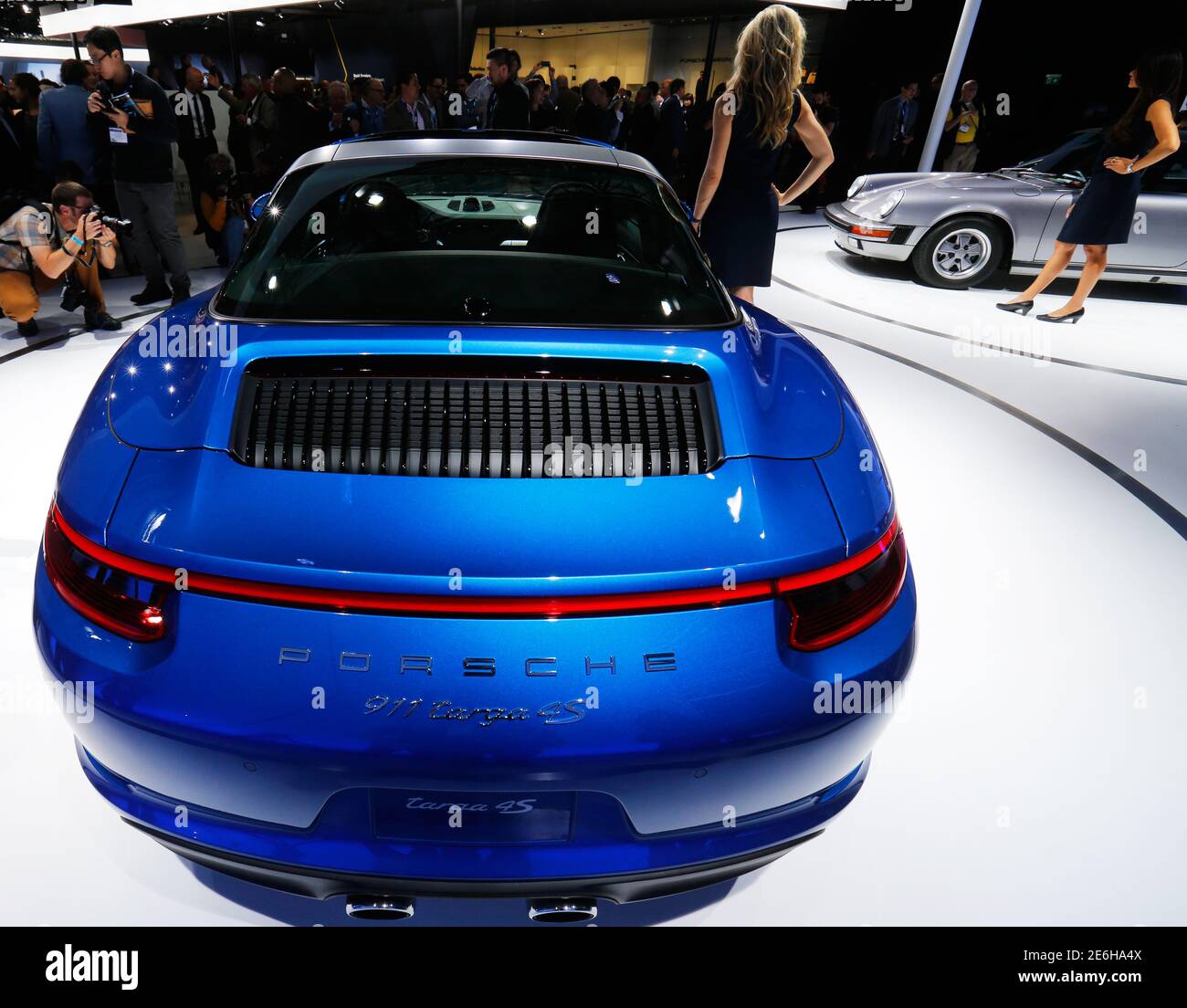 Der neue Porsche 911 Targa 4s wird am 18. November 2015 auf der Los Angeles Auto Show in Los Angeles, Kalifornien, vorgestellt. REUTERS/Mike Blake Stockfoto