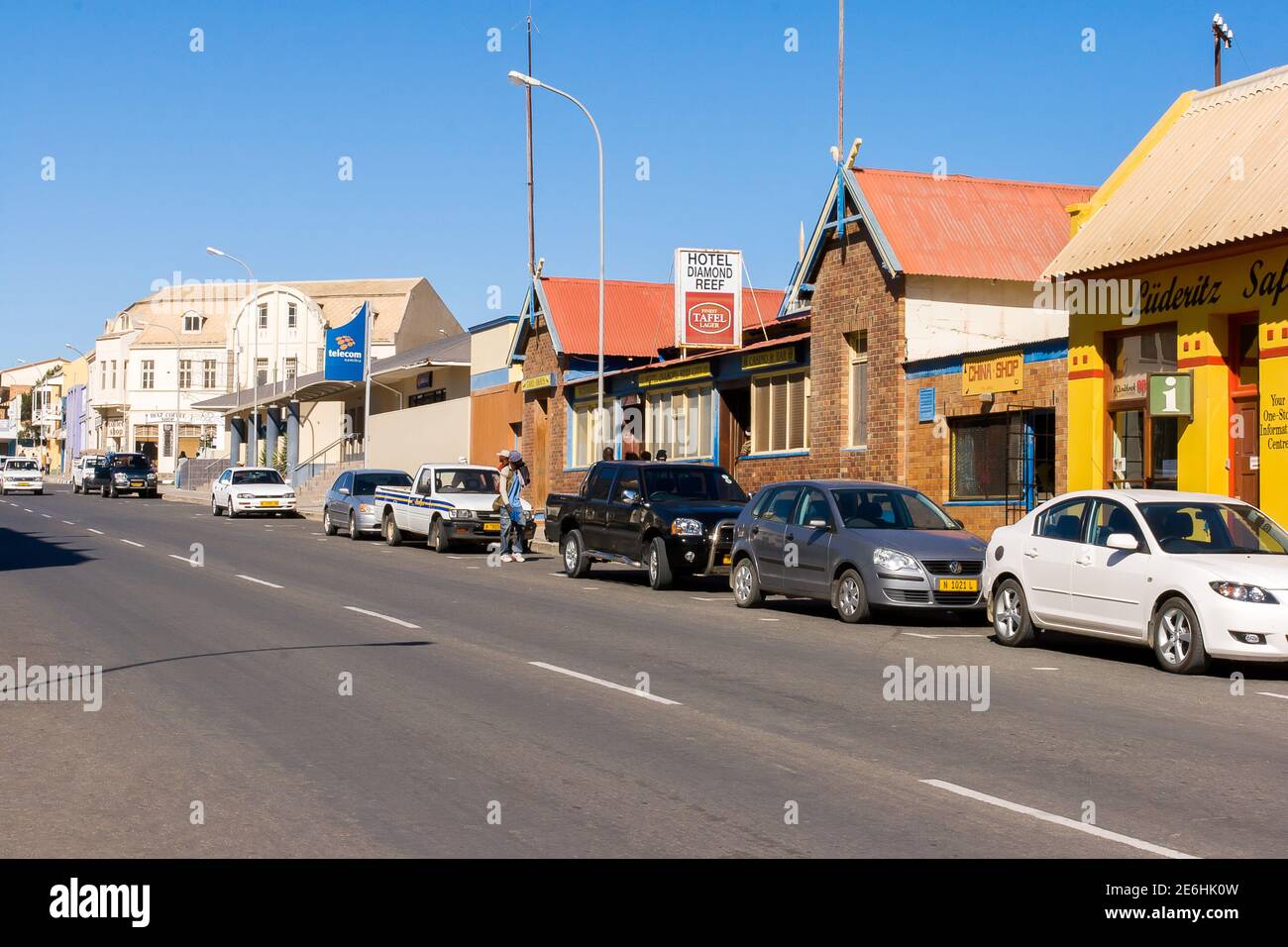 Blick auf die Hauptstraße in Lüderitz, Namibia. Stockfoto