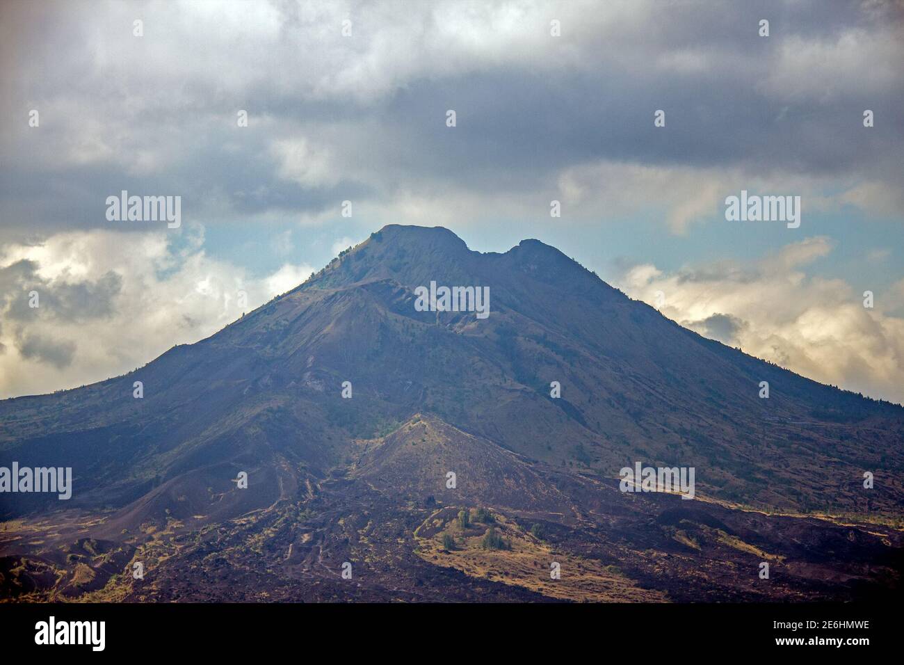 Nahaufnahme des Mount Batur (Gunung Batur) - der Kintamani Vulkan auf Bali Indonesien Stockfoto