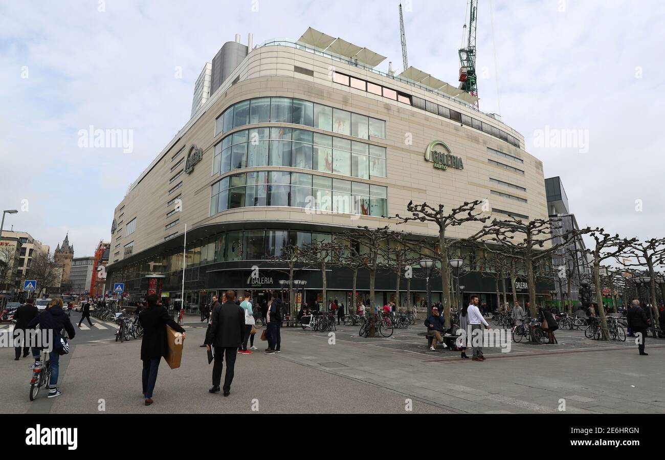 Shopping Mall Galeria Kaufhof In Stockfotos und -bilder Kaufen - Alamy