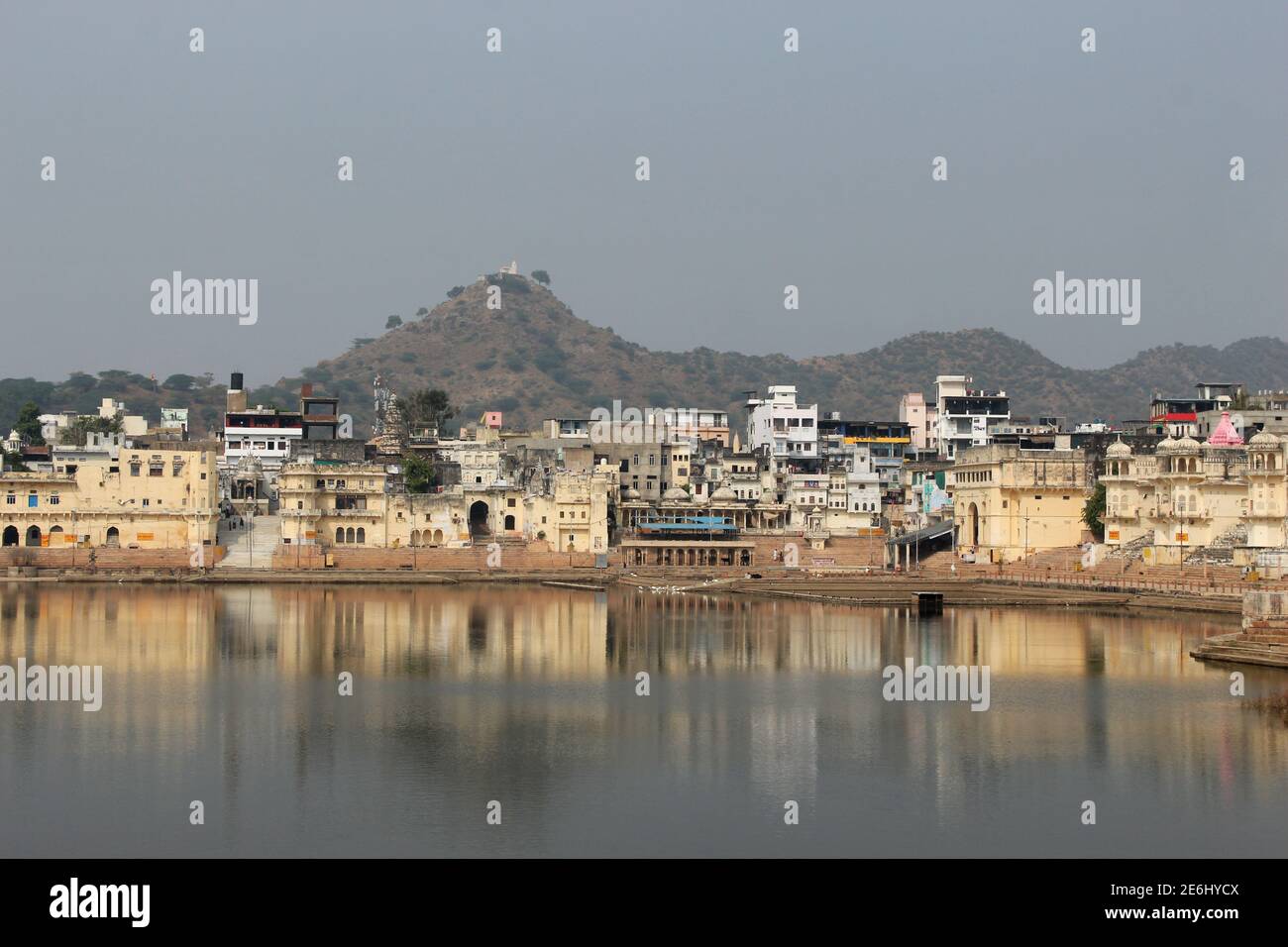 Lake Side Ghat Blick auf Pushkar, Ajmer, Rajasthan, Indien. Stockfoto