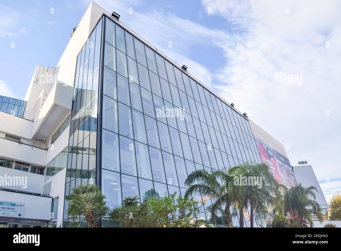 Palais des Festivals Außenansicht tagsüber, Cannes, Südfrankreich. Stockfoto