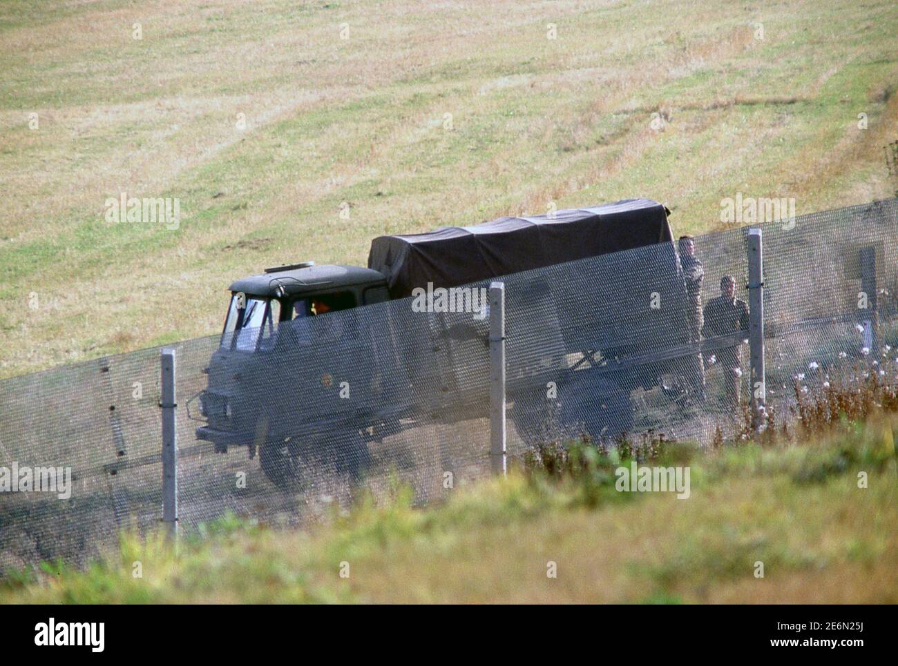 DDR Grenzposten an der Grenze zwischen Eisernen Vorhang Ost- und Westdeutschland bei Braunschweig 1983 Stockfoto