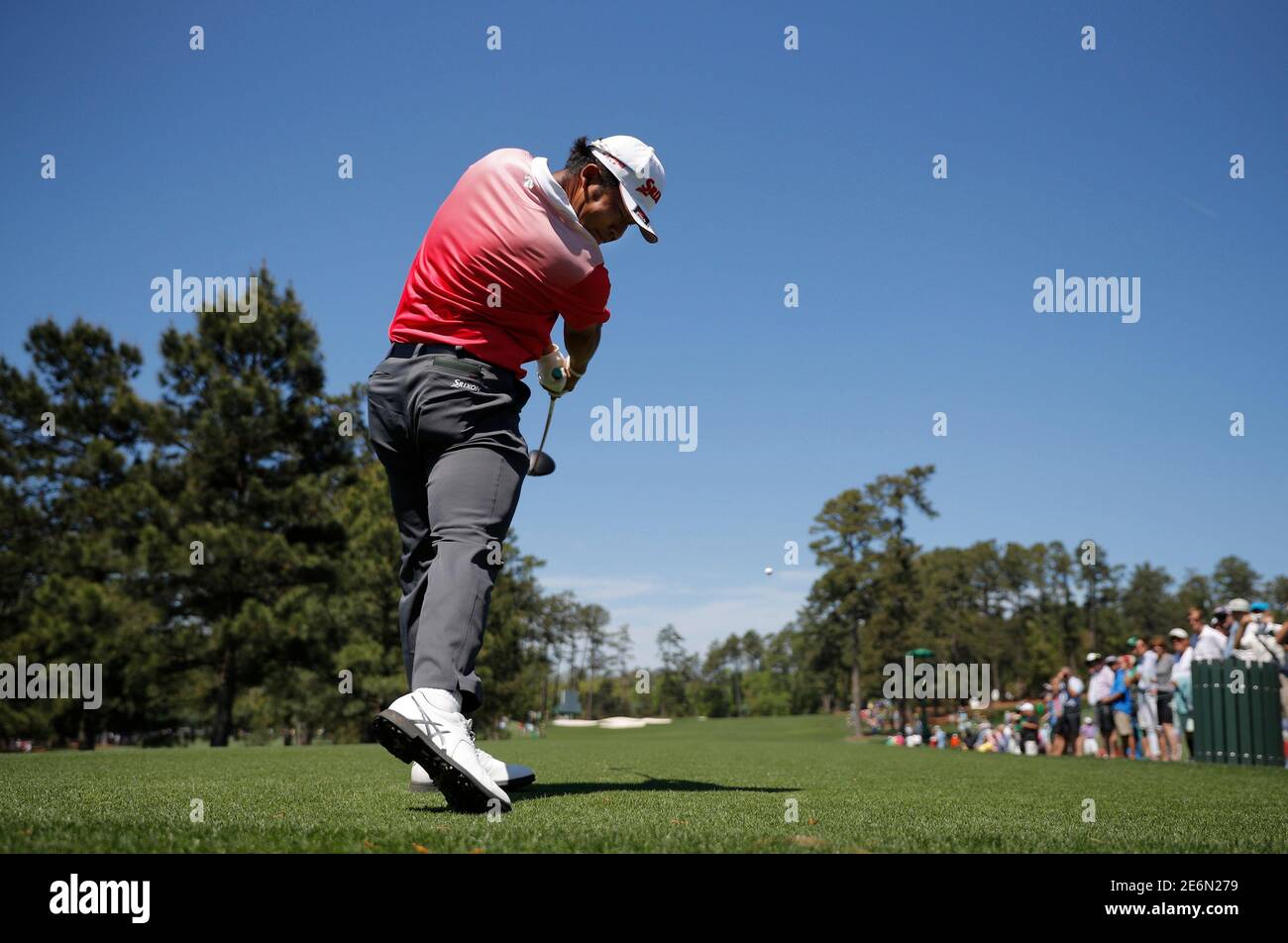 Hideki Matsuyama in Japan trifft beim 3. Abschlag während Dienstag für 2017-Masters in Augusta National Golf Club in Augusta, Georgia, USA, 4. April 2017 Proberunden. REUTERS/Mike Segar Stockfoto