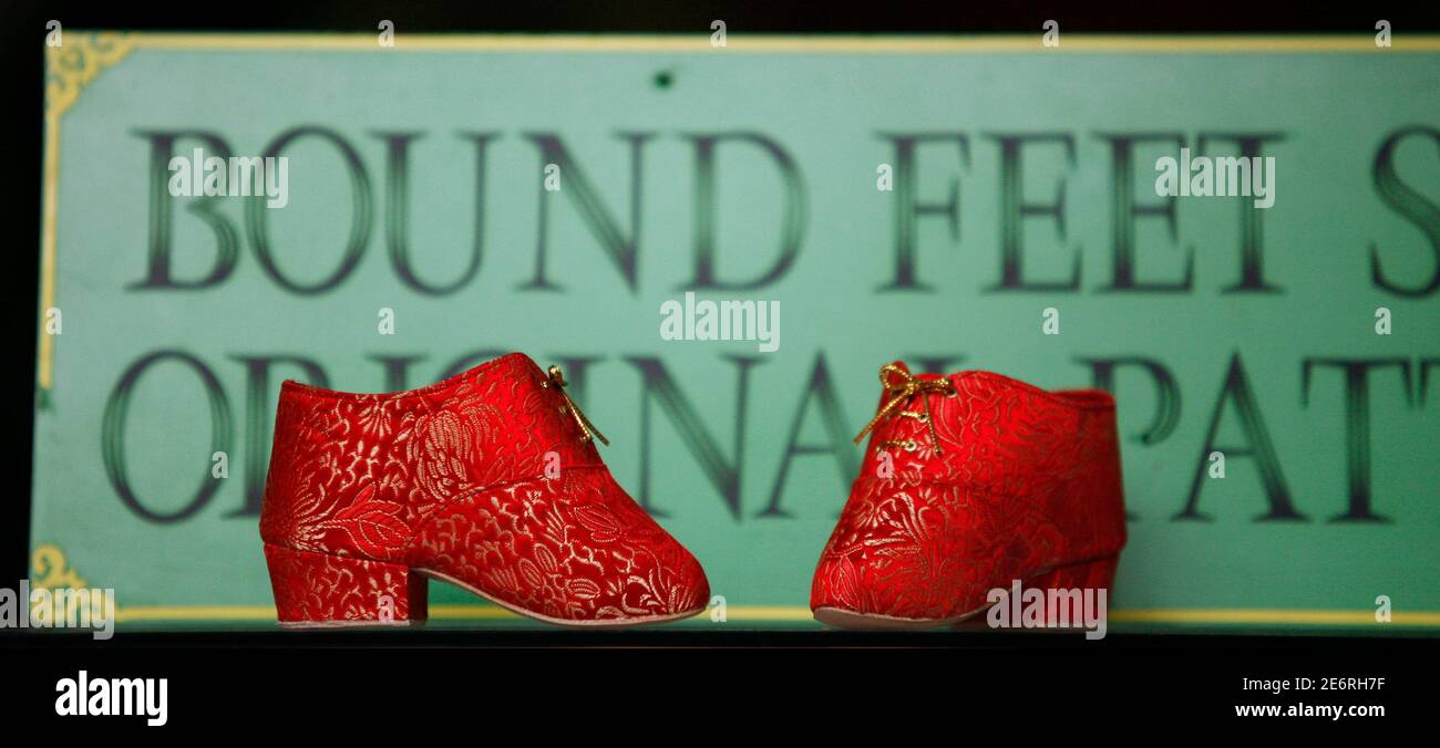 Gefesselten Fusse Schuhe Sind Im Shop Wah Aik Shoemaker In Malaysia Der Touristischen Stadt Von Malakka