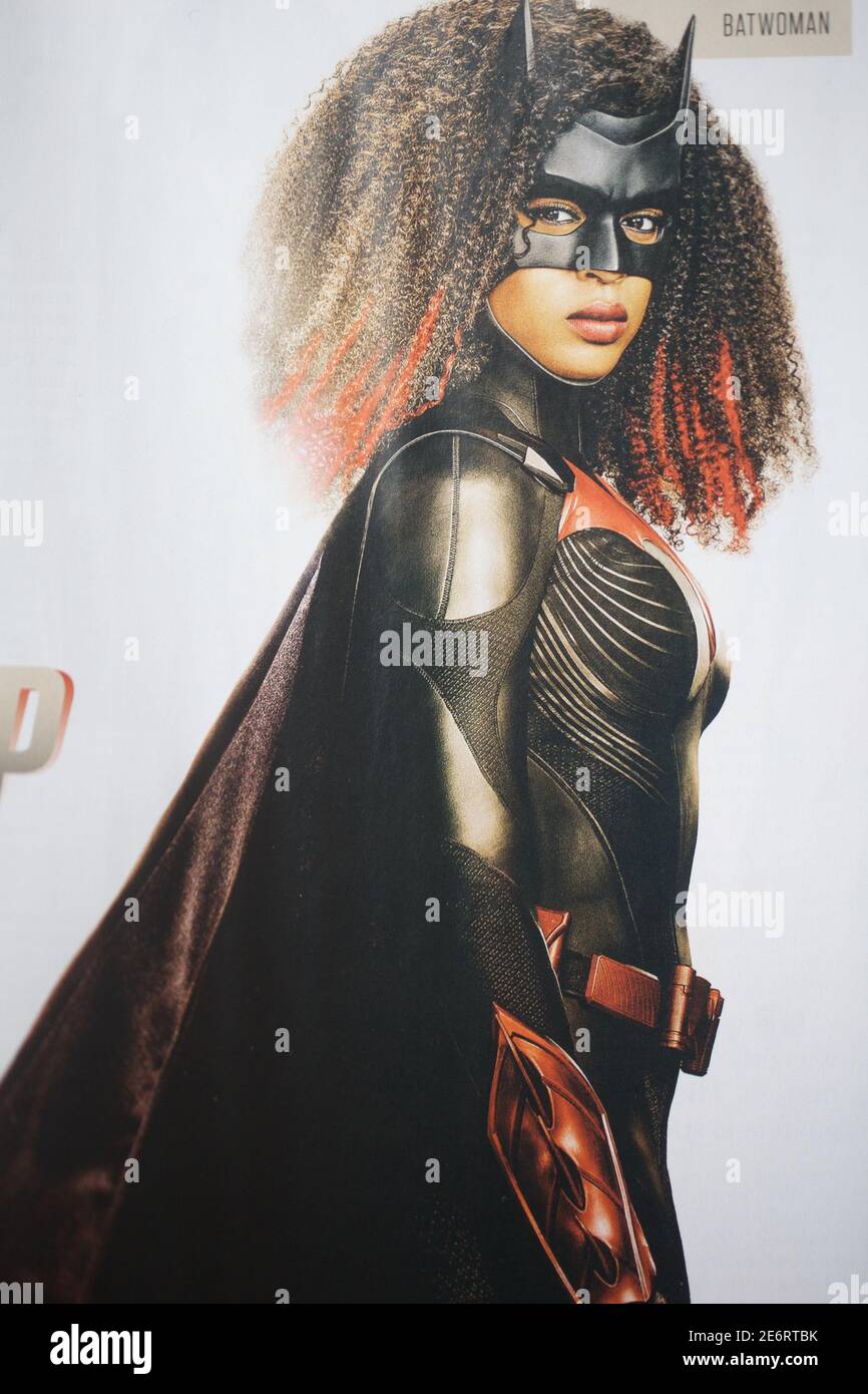 Batwoman Schauspielerin Javicia Leslie in Magazin Stockfoto