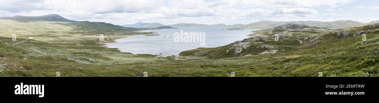 Panorama des Vinstre Sees / Vinstre im Nationalpark Jotunheimen In Norwegen Stockfoto