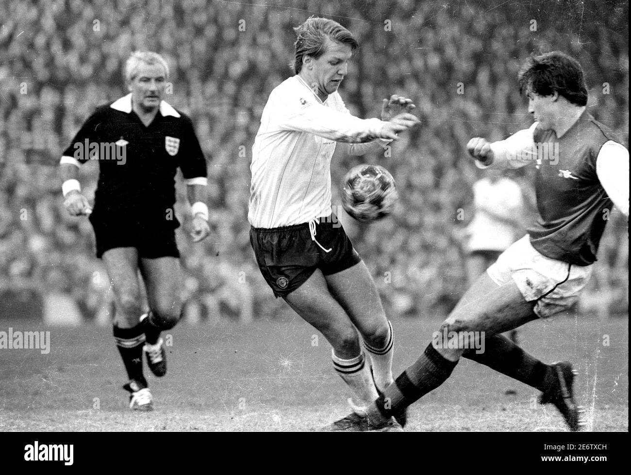 ARSENAL V ASTON VILLA IN HIGHBURY 12/3/1983 FA CUP 6. RD GARY SHAW Stockfoto