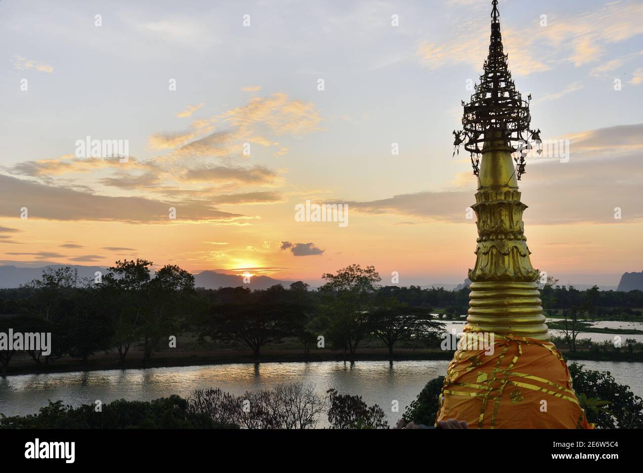 Myanmar (Burma), Kayin (Karen) Staat, hPa-an, auf der Kyauk Kalap Pagode Stockfoto