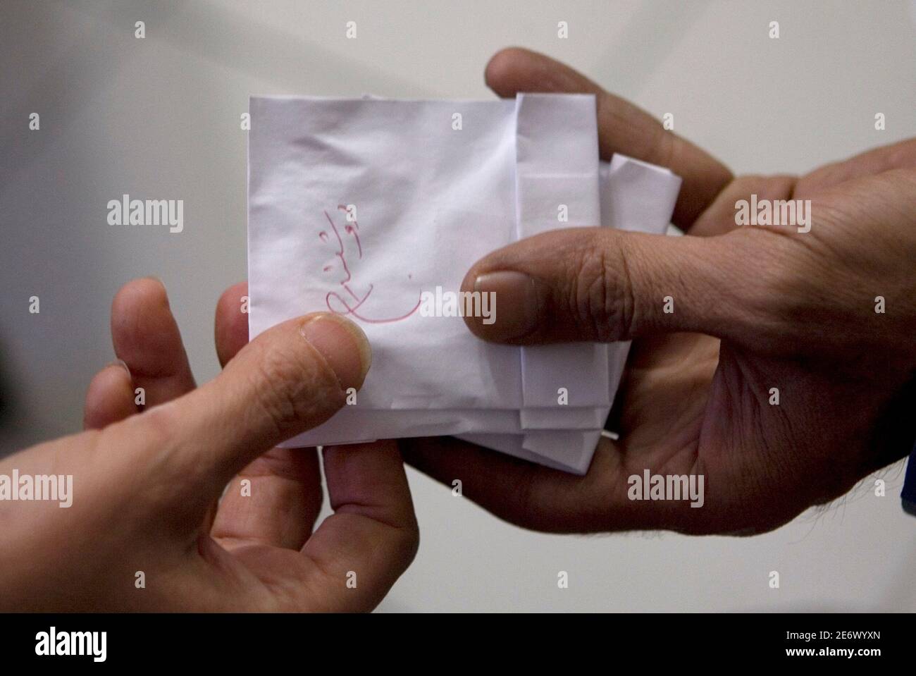 Zerkleinerte tabletten -Fotos und -Bildmaterial in hoher Auflösung – Alamy