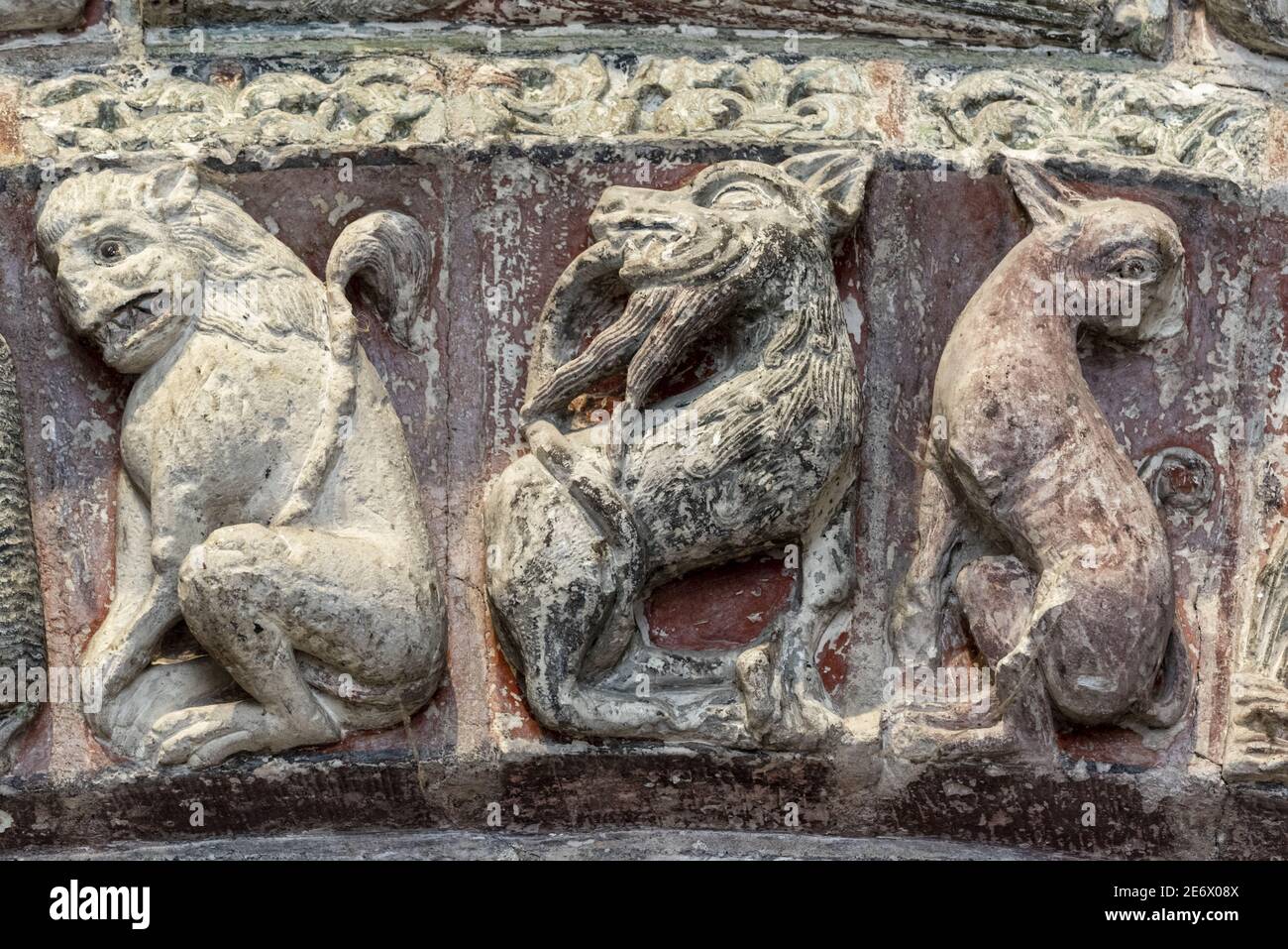 Frankreich, Indre et Loire, Loches, Eglise Saint Ours, Notre Dame Stiftskirche, reich verzierten romanischen Bogen Stockfoto