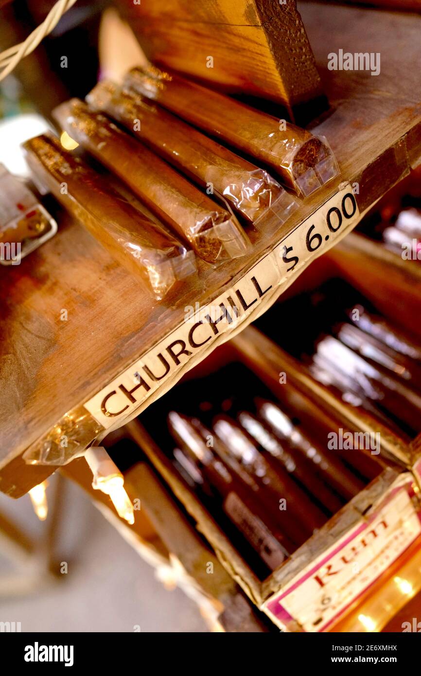 Handgemachte Zigarren in Key West, Florida, FL USA. Südlichster Punkt in den kontinentalen USA. Insel Urlaubsziel für entspannten Tourismus. Stockfoto