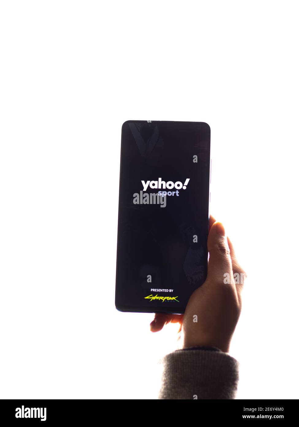 Assam, indien - Januar 31, 2021 : Yahoo Sport-Logo auf Handy-Bildschirm Stock Bild. Stockfoto