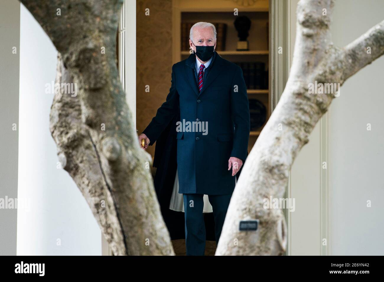 US-Präsident Joe Biden verlässt das Weiße Haus für einen kurzen Besuch mit verwundeten Veteranen im Walter Reed Medical Center in Washington, DC, USA, 29. Januar 2021.Quelle: Jim LoScalzo/Pool via CNP /MediaPunch Stockfoto