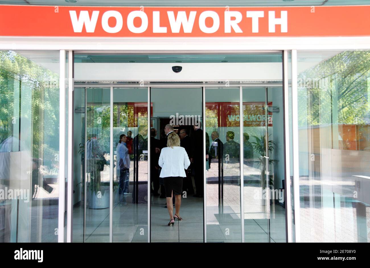 Hauptsitz Der Woolworth Gmbh Stockfotos und -bilder Kaufen - Alamy