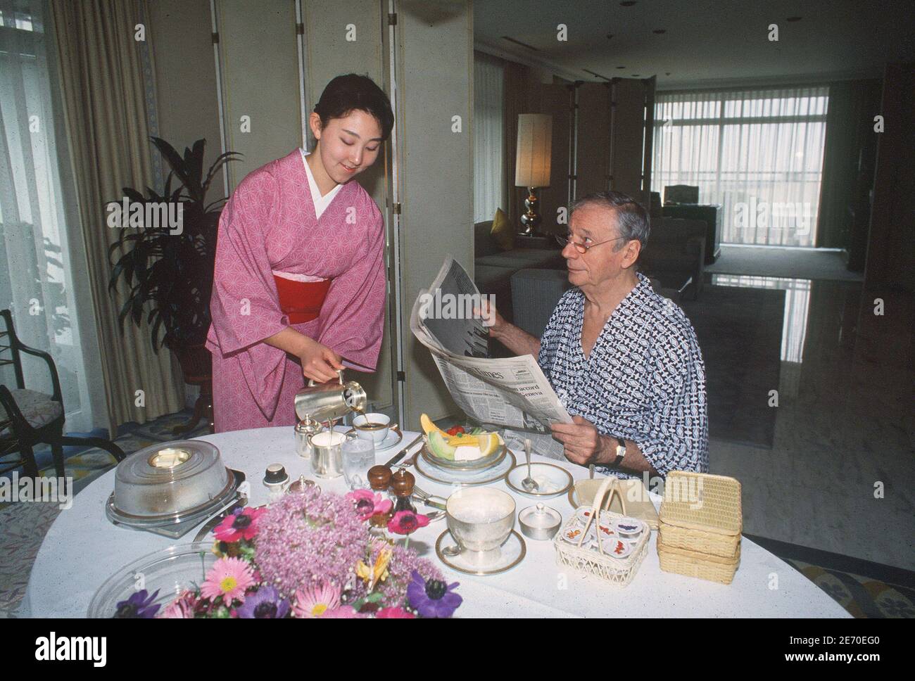 Filebild des französischen Sängers und Schauspielers Yves Montand, in Tokio, Japan im April 1988. Foto von Patrick Durand/ABACAPRESS.COM Stockfoto