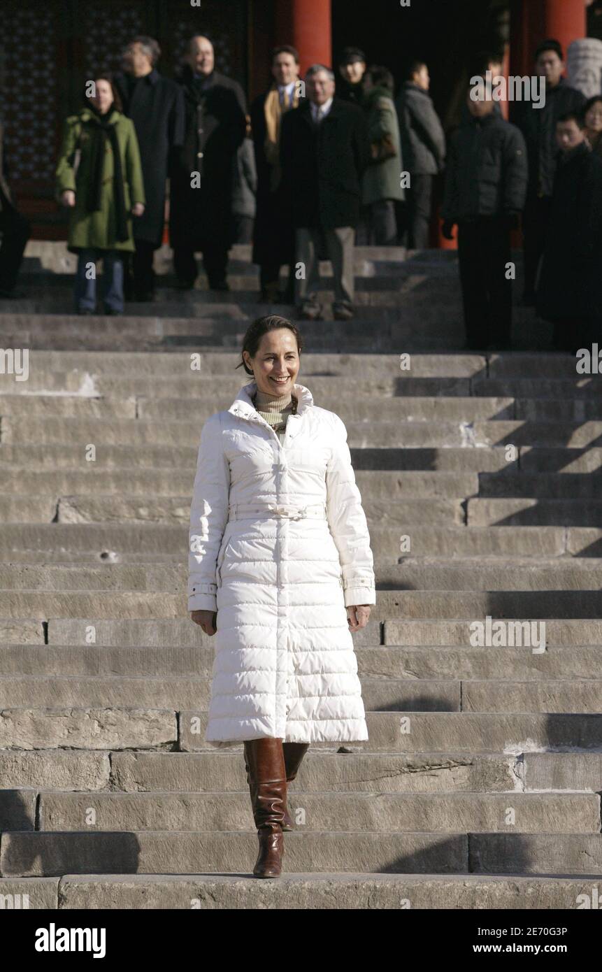 Der Kandidat der französischen Sozialistischen Partei für die Präsidentschaftswahl im nächsten Jahr, Segolene Royal, besucht am 7. Januar 2007 die Verbotene Stadt in der Nähe des Tien an Men-Platzes in Peking, China. Royal ist auf dem drei Tage offiziellen Besuch im Land. Foto von Patrick Durand/ABACAPRESS.COM Stockfoto