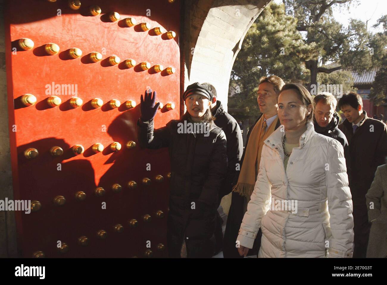 Der Kandidat der französischen Sozialistischen Partei für die Präsidentschaftswahl im nächsten Jahr, Segolene Royal, besucht am 7. Januar 2007 die Verbotene Stadt in der Nähe des Tien an Men-Platzes in Peking, China. Royal ist auf dem drei Tage offiziellen Besuch im Land. Foto von Patrick Durand/ABACAPRESS.COM Stockfoto