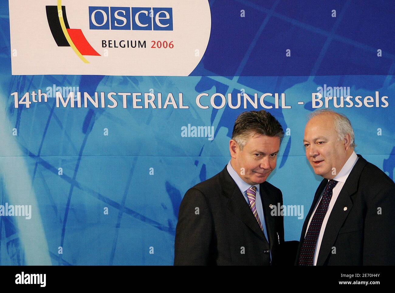 OSZE-Vorsitzenden-im-Büro, Belgiens Außenminister Karel De Gucht (L ...