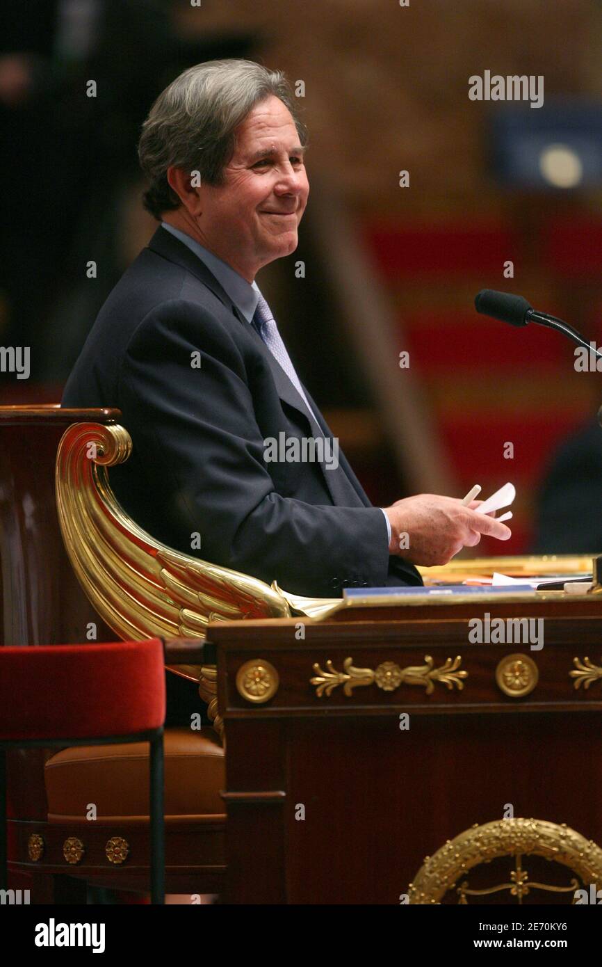 Der Präsident der französischen Nationalversammlung, Jean-Louis Debre, nimmt am 10. Januar 2007 an der Fragestunde der Nationalversammlung in Paris Teil. Foto von Mehdi Taamallah/ABACAPRESS.COM Stockfoto