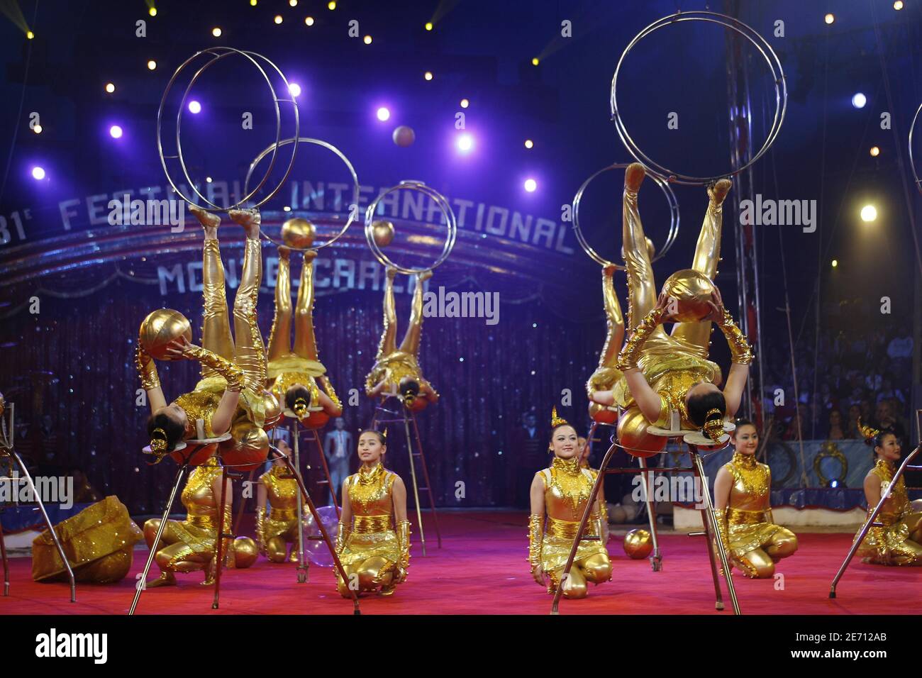 Fürst Albert II. Von Monaco und Prinzessin Stephanie von Monaco nehmen am 18. Januar 2007 an der Eröffnungsnacht des internationalen Zirkusfestivals Monte-Carlo in Monaco Teil. Foto von Nebinger-Orban/ABACAPRESS.COM Stockfoto