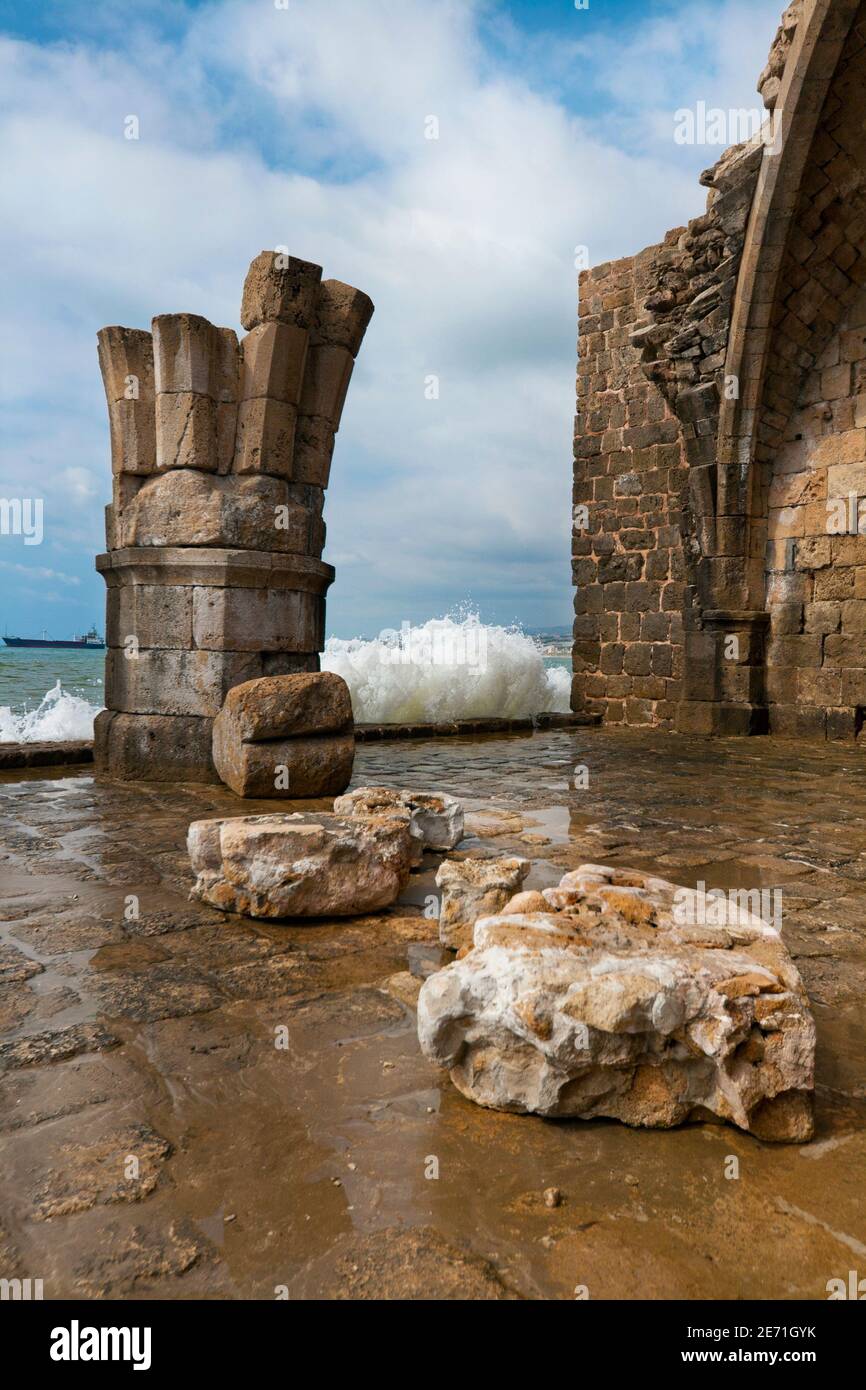 Alte Kreuzritterburg des 13. Jahrhunderts ins Meer in Saida, Libanon Stockfoto