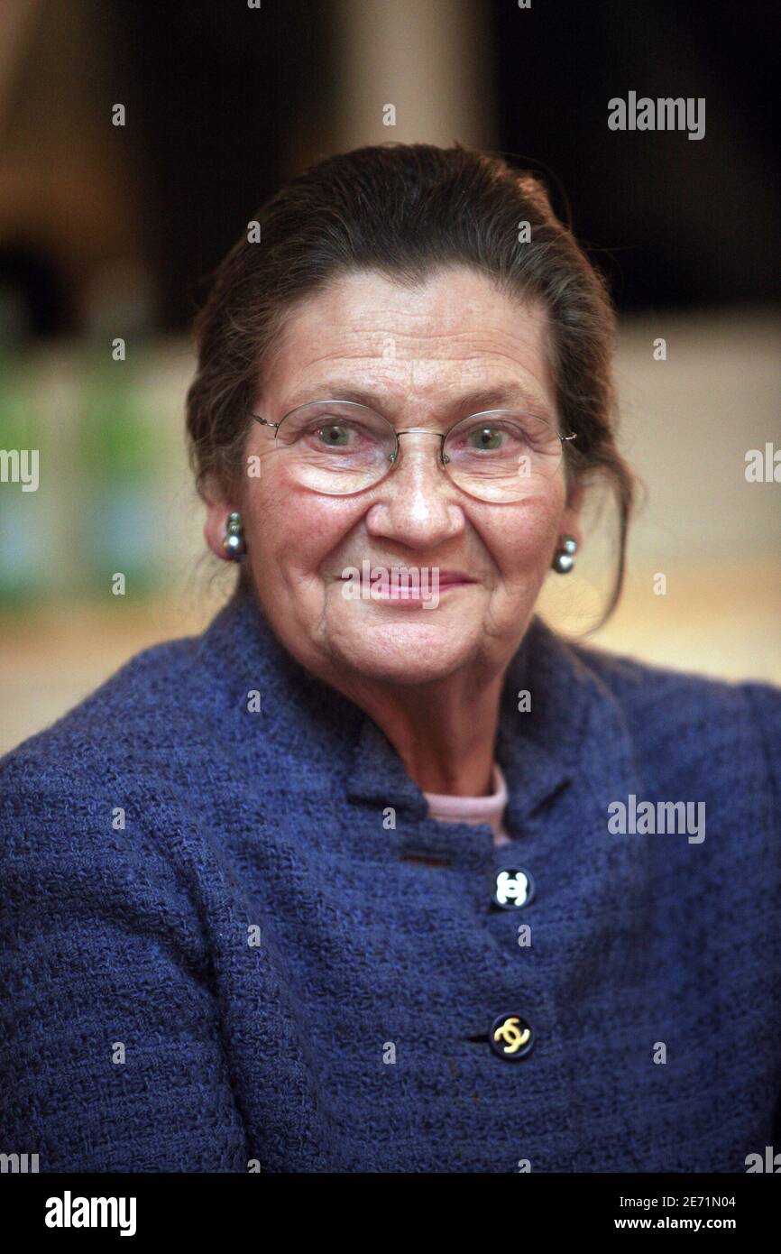"Simone Veil, Präsident der Fondation pour la Memoire de la Shoah und ein Überlebender des Holocaust nimmt am Internationalen Gedenktag 2007 zum Gedenken an die Opfer des Holocaust zum Thema "die Jugend und die Lehren des Holocaust im Fokus" Teil. Am 29. Januar 2007 im Hauptsitz der Vereinten Nationen in New York City. Foto von Gerald Holubowicz/ABACAPRESS.COM' Stockfoto