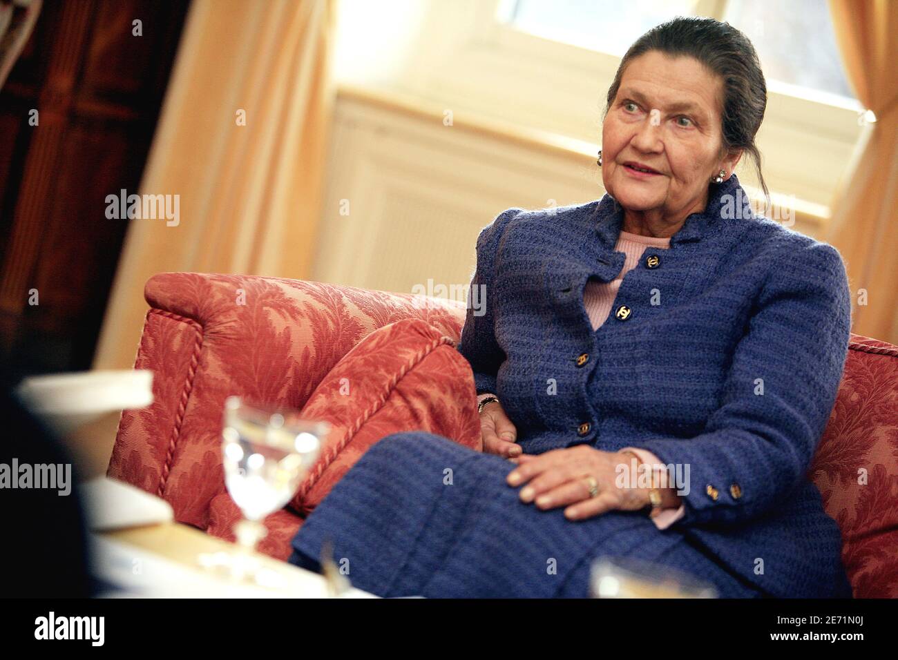 "Simone Veil, Präsident der Fondation pour la Memoire de la Shoah und ein Überlebender des Holocaust nimmt am Internationalen Gedenktag 2007 zum Gedenken an die Opfer des Holocaust zum Thema "die Jugend und die Lehren des Holocaust im Fokus" Teil. Am 29. Januar 2007 im Hauptsitz der Vereinten Nationen in New York City. Foto von Gerald Holubowicz/ABACAPRESS.COM' Stockfoto
