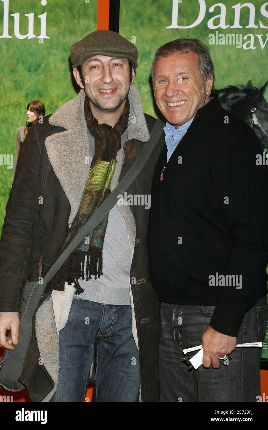 Kad und Yves Renier nehmen an der Premiere von "danse avec Lui" Teil, die am 6. Februar 2007 im Gaumont Opera Theater in Paris, Frankreich, stattfand. Foto von Thierry Orban/ABACAPRESS.COM Stockfoto