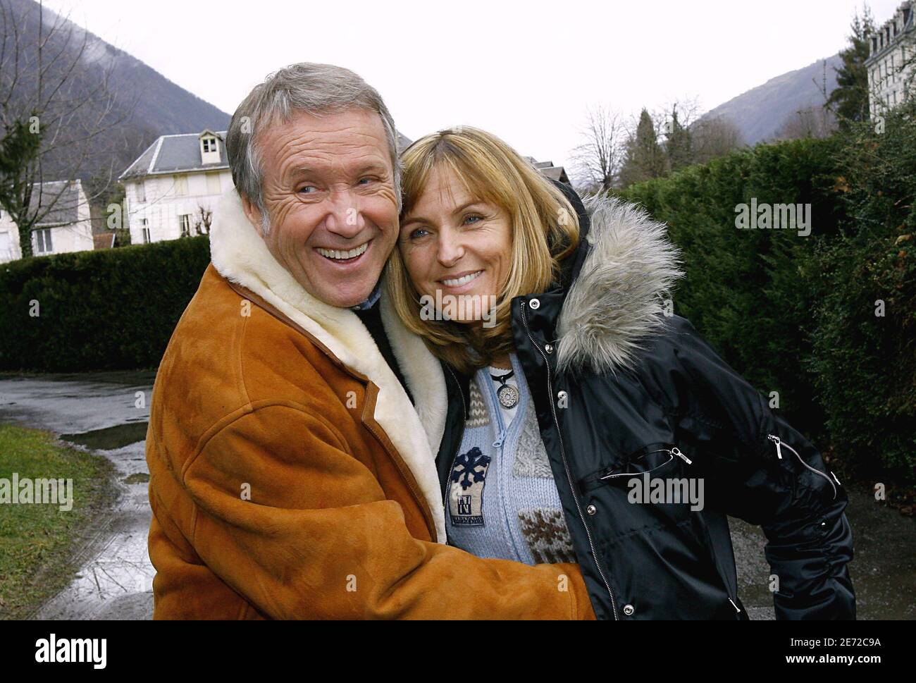 Yves Renier und seine Frau während des 9. Internationalen Luchon Fernsehfilmfestivals in den französischen Pyrenäen am 10. Februar 2007. Foto von Patrick Bernard/ABACAPRESS.COM Stockfoto