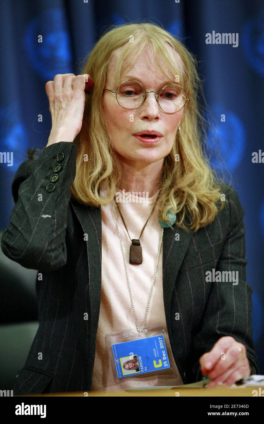 Die Schauspielerin Mia Farrow, UNICEF-Botschafterin für Kulanz, hält nach ihrem Besuch im Tschad und in der Zentralafrikanischen Republik am 27. Februar 2007 im UN-Hauptsitz in New York City, NY, USA, eine Pressekonferenz zur Lage in Darfur ab. Foto von Gerald Holubowicz/ABACAPRESS.COM Stockfoto