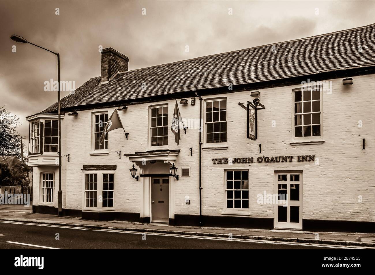 Das frisch renovierte John O'Gaunt Inn an der Bridge Street, Hungerford, Berkshire, Großbritannien. Stockfoto