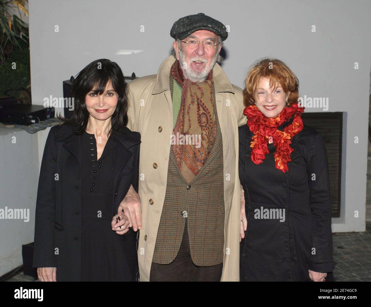 Schauspieler Jean-Pierre Marielle und seine Frau Agathe Natanson nehmen am 26. März 2007 an der Wiedereröffnung des berühmten Kabaretts 'Bobino' in Paris, Frankreich, Teil. Foto von Benoit Pinguet/ABACAPRESS.COM Stockfoto
