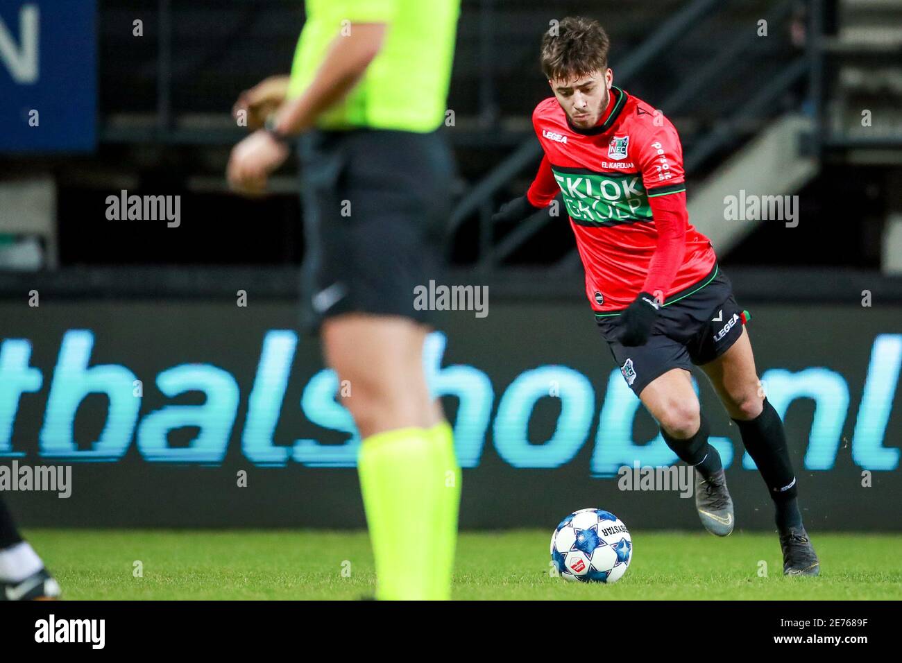 NIJMEGEN, NIEDERLANDE - JANUAR 29: Souffian El Karouani von NEC während des niederländischen Keukenkampioendivisie-Spiels zwischen NEC und FC Utrecht U23 in De Gof Stockfoto