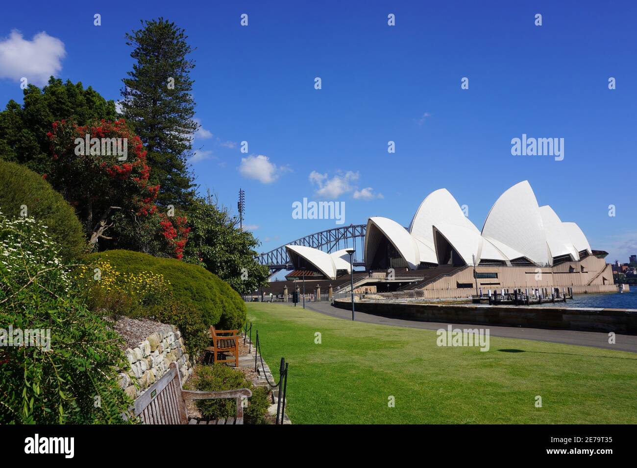 Anfahrt zum Sydney Opera House vom Royal Botanic Garden aus Stockfoto