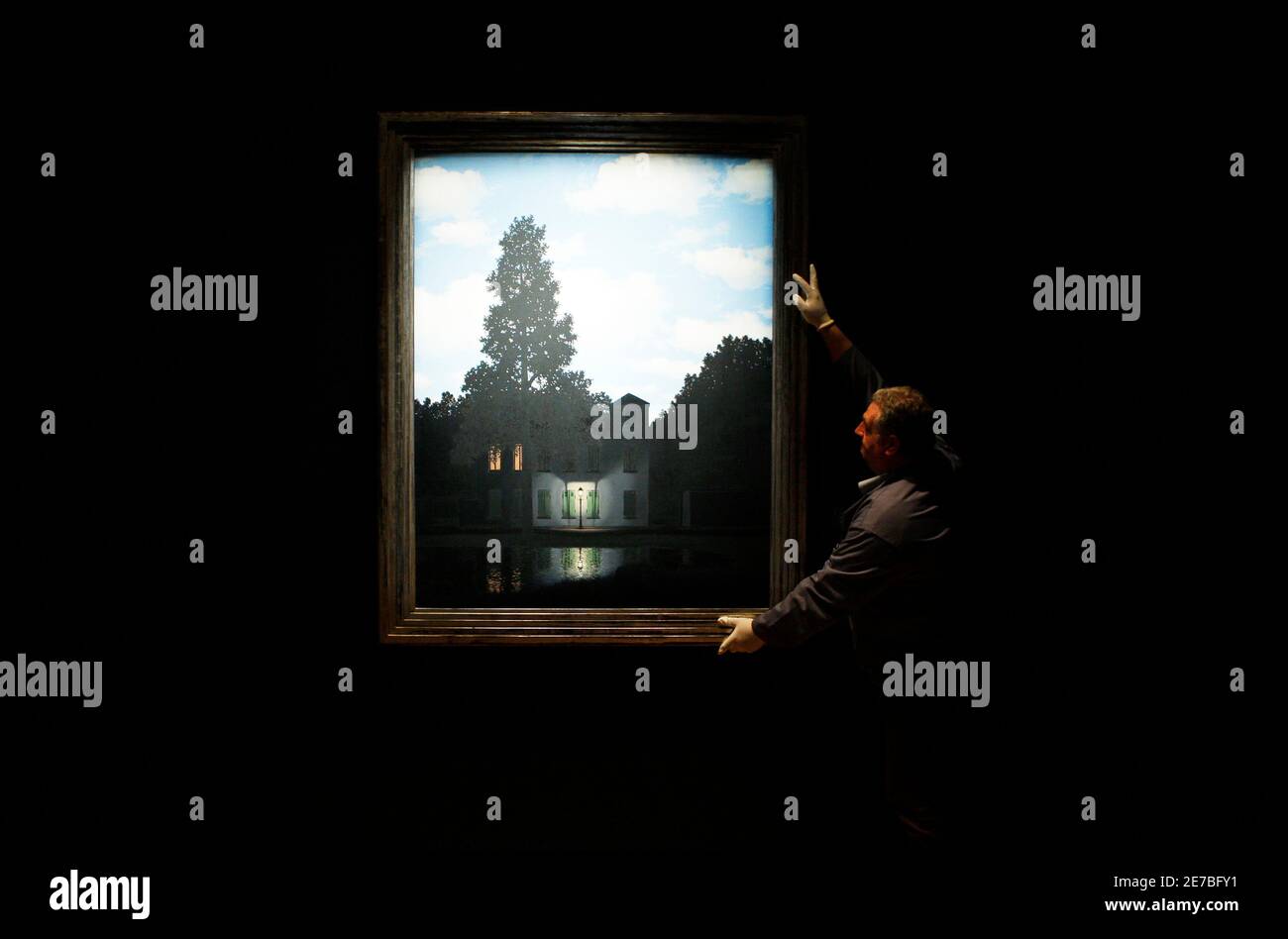 Magritte Das Reich Der Lichter Der arbeiter im reich -Fotos und -Bildmaterial in hoher Auflösung – Alamy