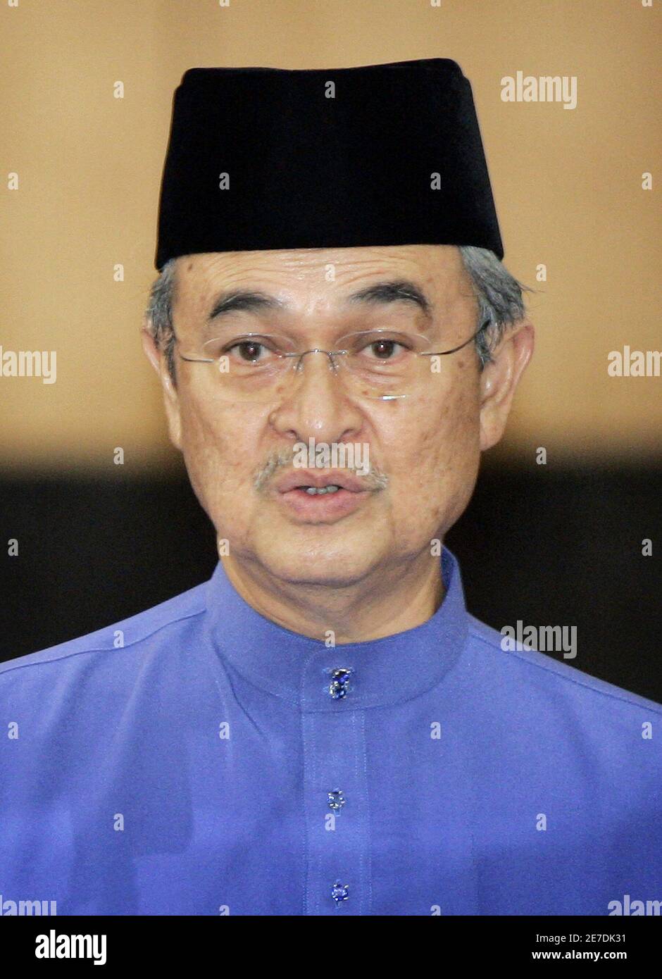 Der malaysische Premierminister Abdullah Ahmad Badawi stellt den