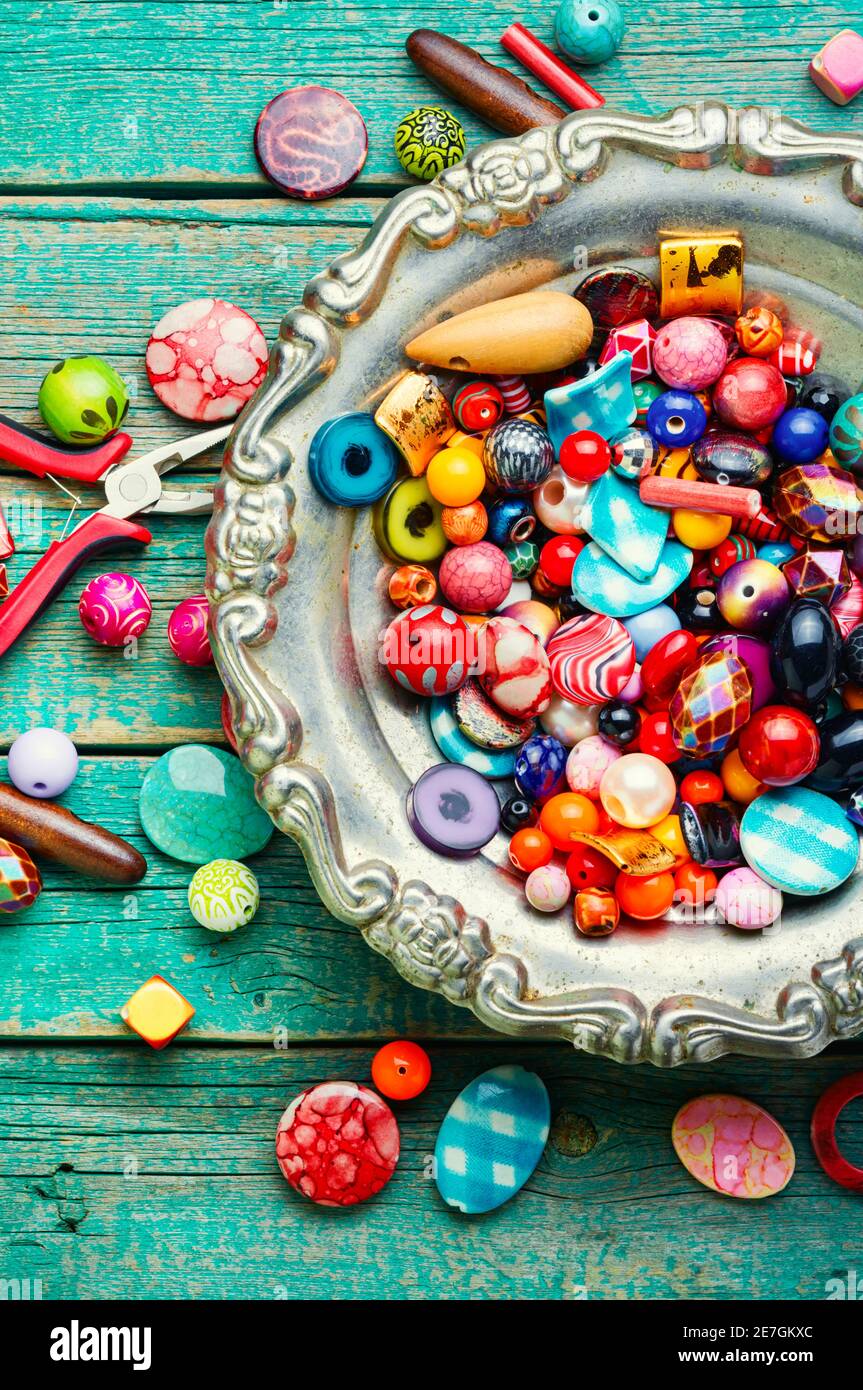 Bunte Samenkorne in verschiedenen Größen Stockfoto